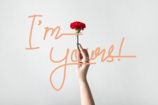 I m Yours: The Elegant Script Handwritten Font for Crafters